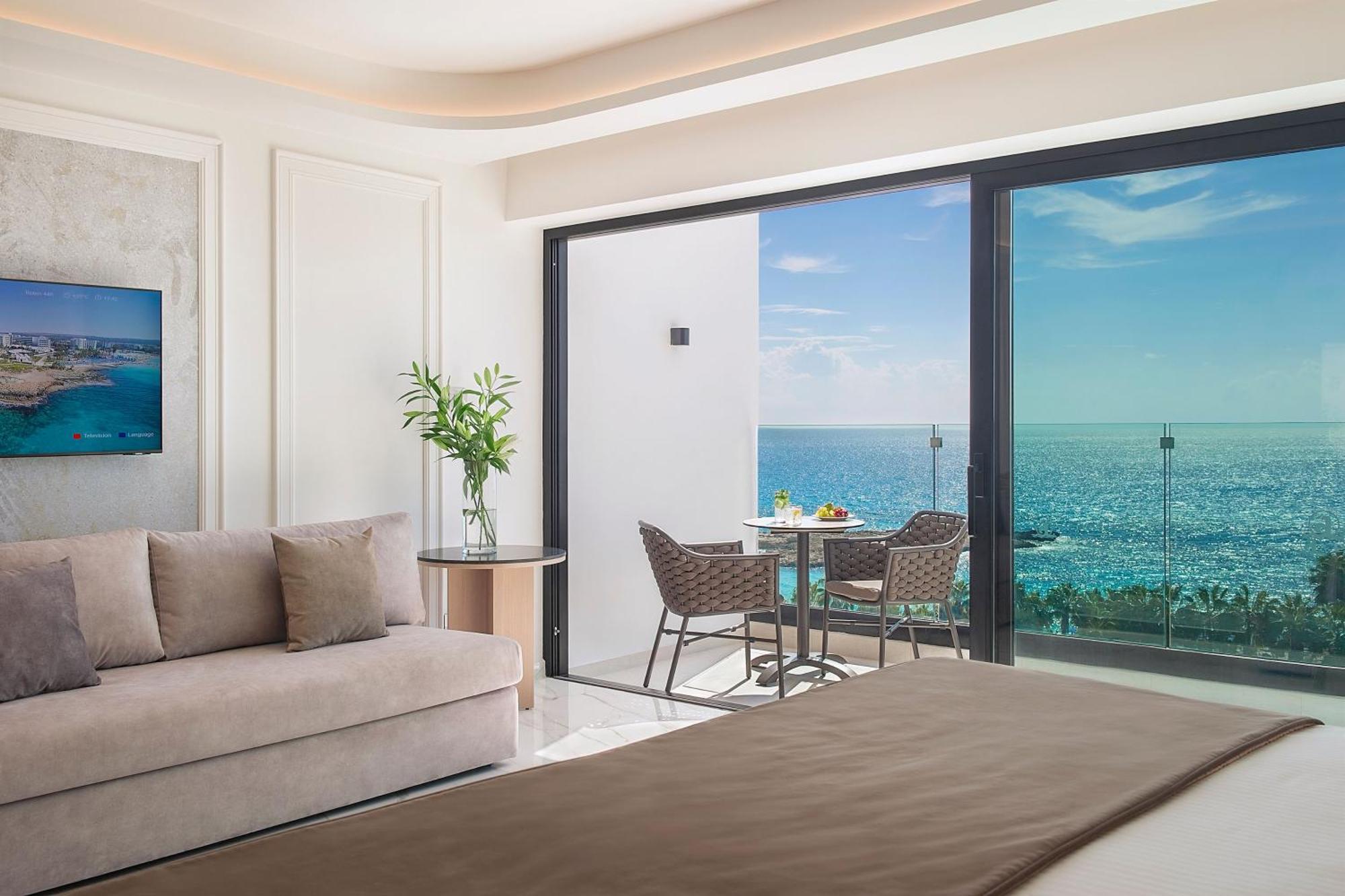 Adams Beach Hotel & Spa (Adults Only) Ayia Napa Bagian luar foto Suite