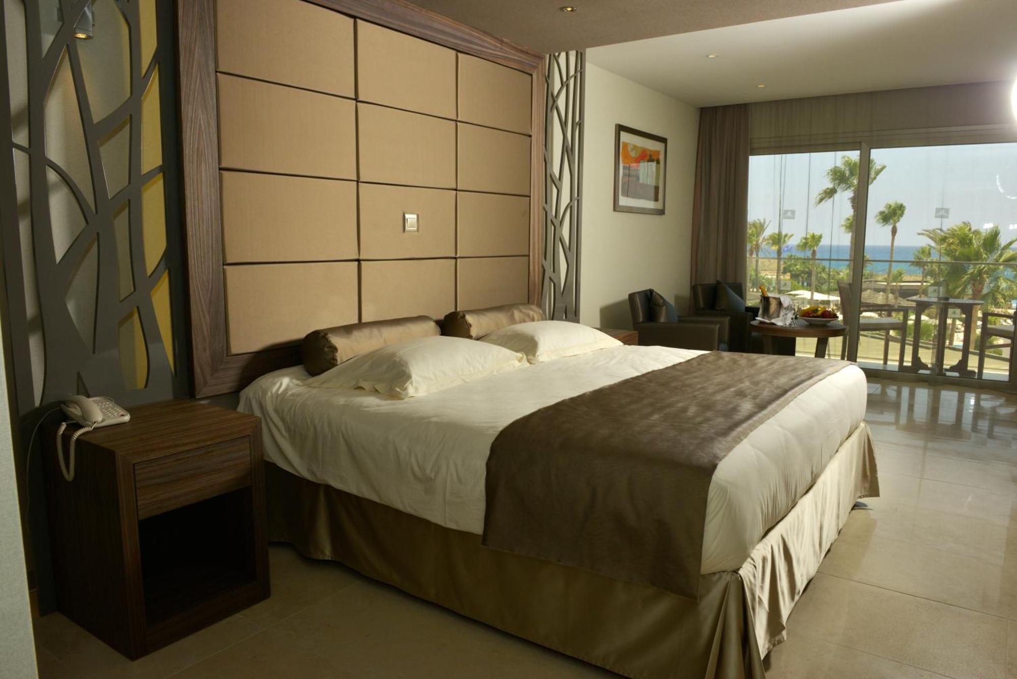 Adams Beach Hotel & Spa (Adults Only) Ayia Napa Bagian luar foto A bedroom