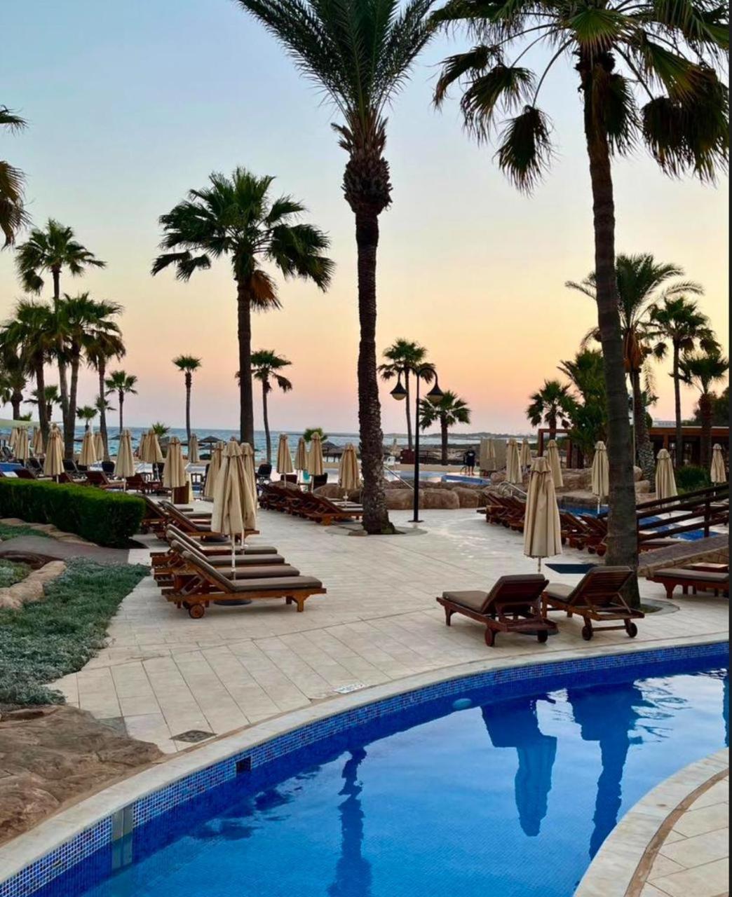 Adams Beach Hotel & Spa (Adults Only) Ayia Napa Bagian luar foto Sunset at the beach